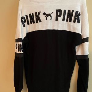 black and white long sleeve shirt